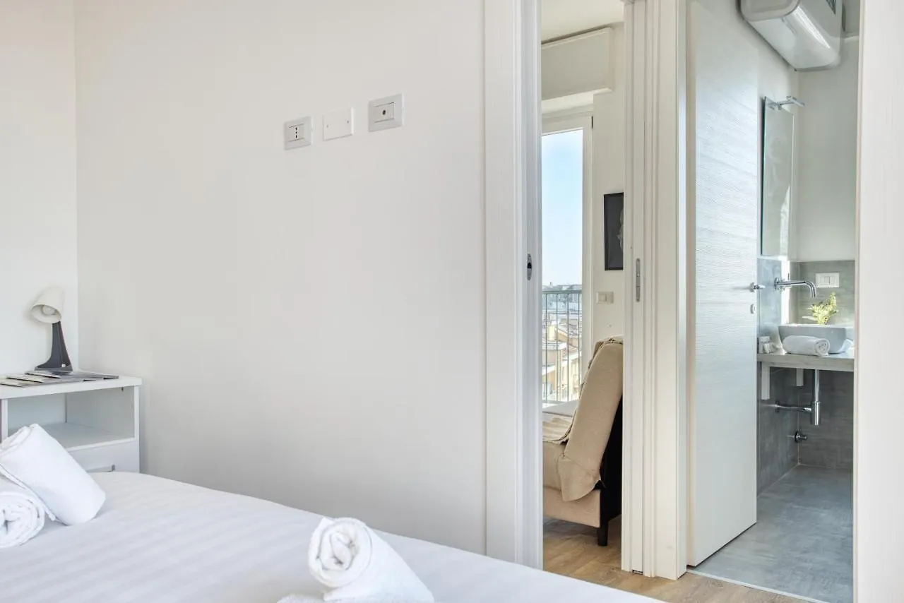 Joivy Comfy Flat With Balcony Apartment Milan 0*,