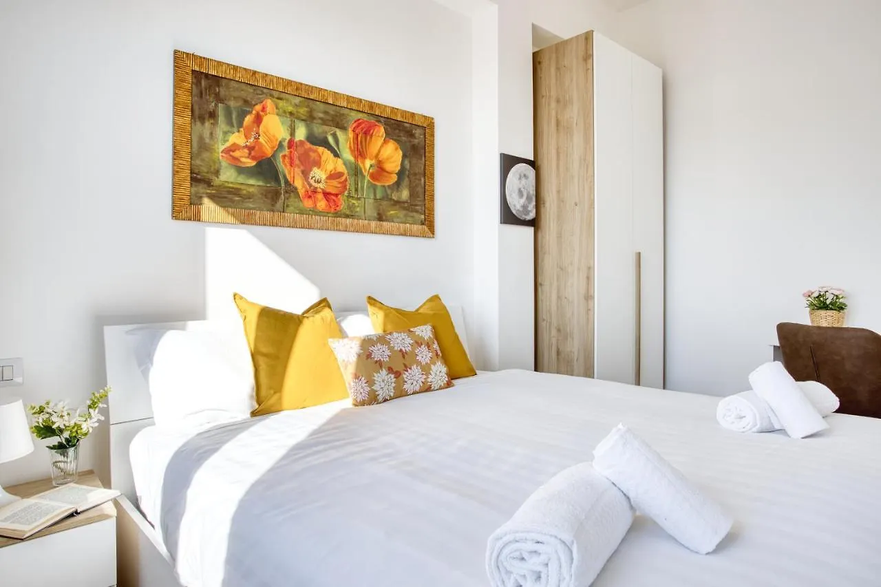Joivy Comfy Flat With Balcony Apartment Milan