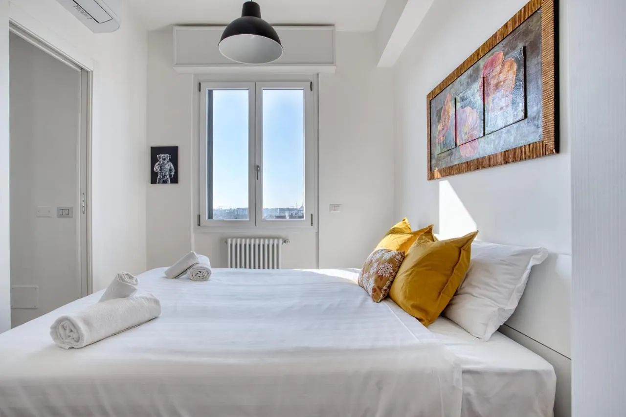Joivy Comfy Flat With Balcony Apartment Milan Italy