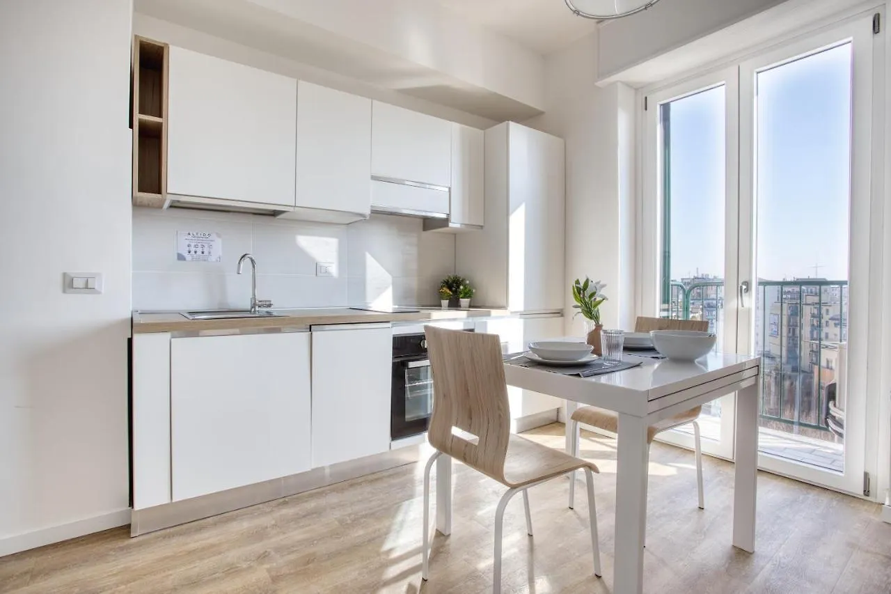 Joivy Comfy Flat With Balcony Apartment Milan